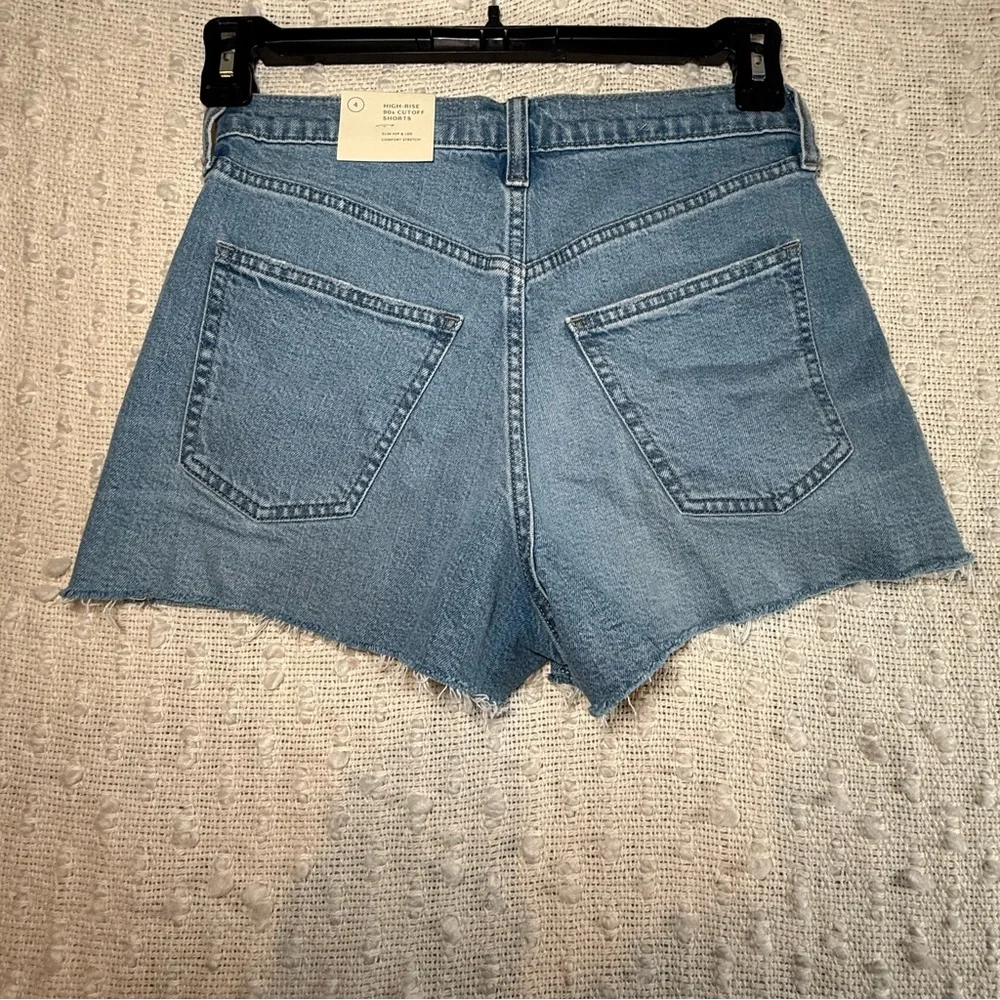 Womens Size 4 High-Rise 90's Cutoff Jean Shorts Raw‎ Hem Mom Y2K Blue Universal
